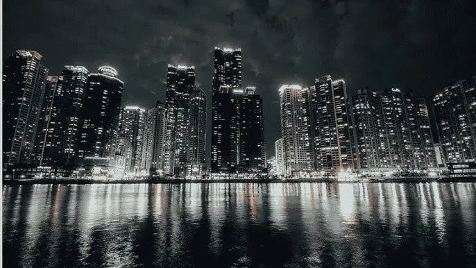 意大利种马 - 城市之光：霓虹背后的人间烟火
